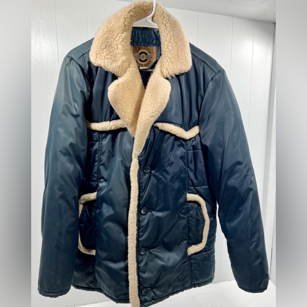 ✨Navy Blue & Wool(?) Puffer Button Down Pioneer Wear Sz SM✨